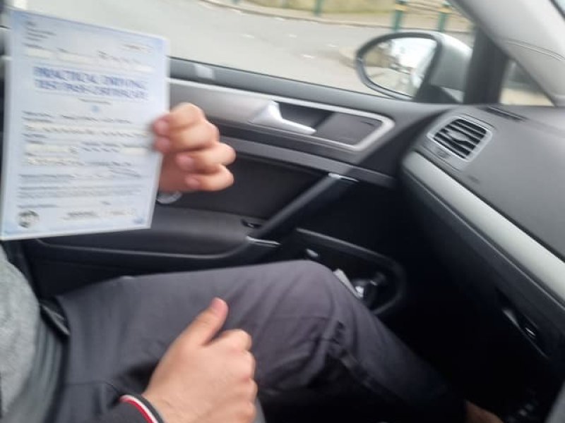 edrivinglesson-manual-and-automatic-driving-lessons-across-leeds
