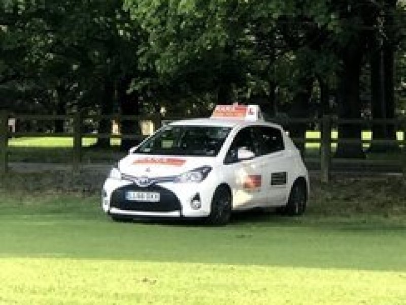 rara-driving-school-leeds-manual-automatic-and-intensive-driving-lessons-small-1