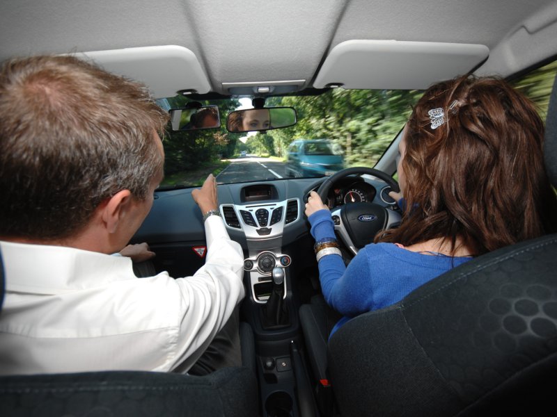 driving-works-car-driving-lessons-in-lincoln-small-1