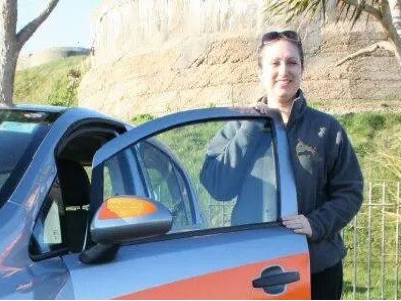 sara-stokes-school-of-motoring-car-driving-lessons-in-bedford