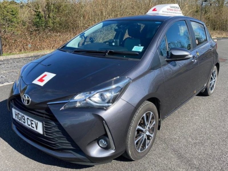 sandras-driving-school-car-driving-lessons-in-salisbury
